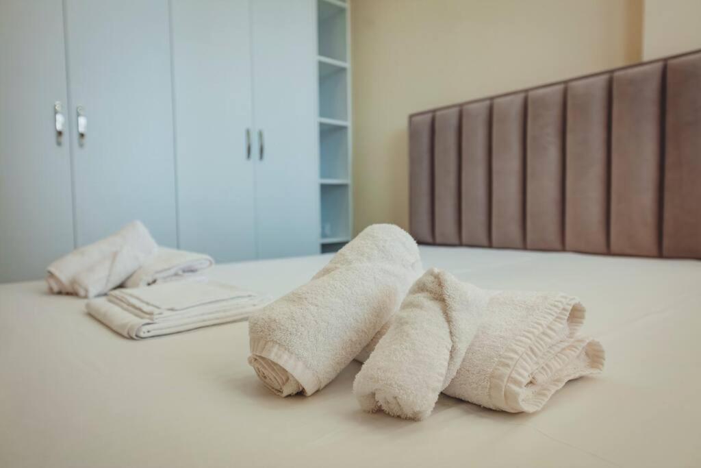 Luxury Apartment At Myslym Shyri Tirana Eksteriør billede