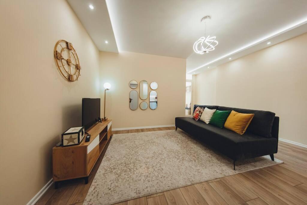 Luxury Apartment At Myslym Shyri Tirana Eksteriør billede